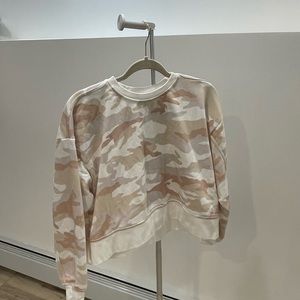 Nike Cropped Camo Crew Neck Oversized